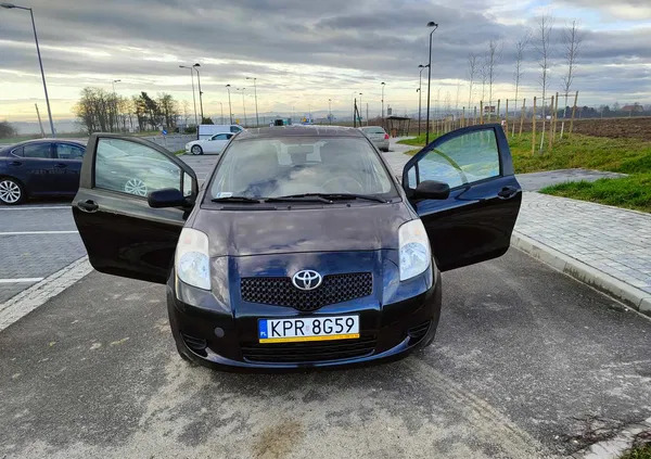 małopolskie Toyota Yaris cena 11900 przebieg: 165997, rok produkcji 2008 z Proszowice